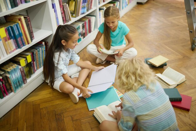 Jak wspierać rozwój czytelnictwa u dzieci poprzez współpracę z lokalnymi bibliotekami i szkołami